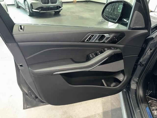 New 2026 Dravit Grey Metallic BMW xDrive50e image 13