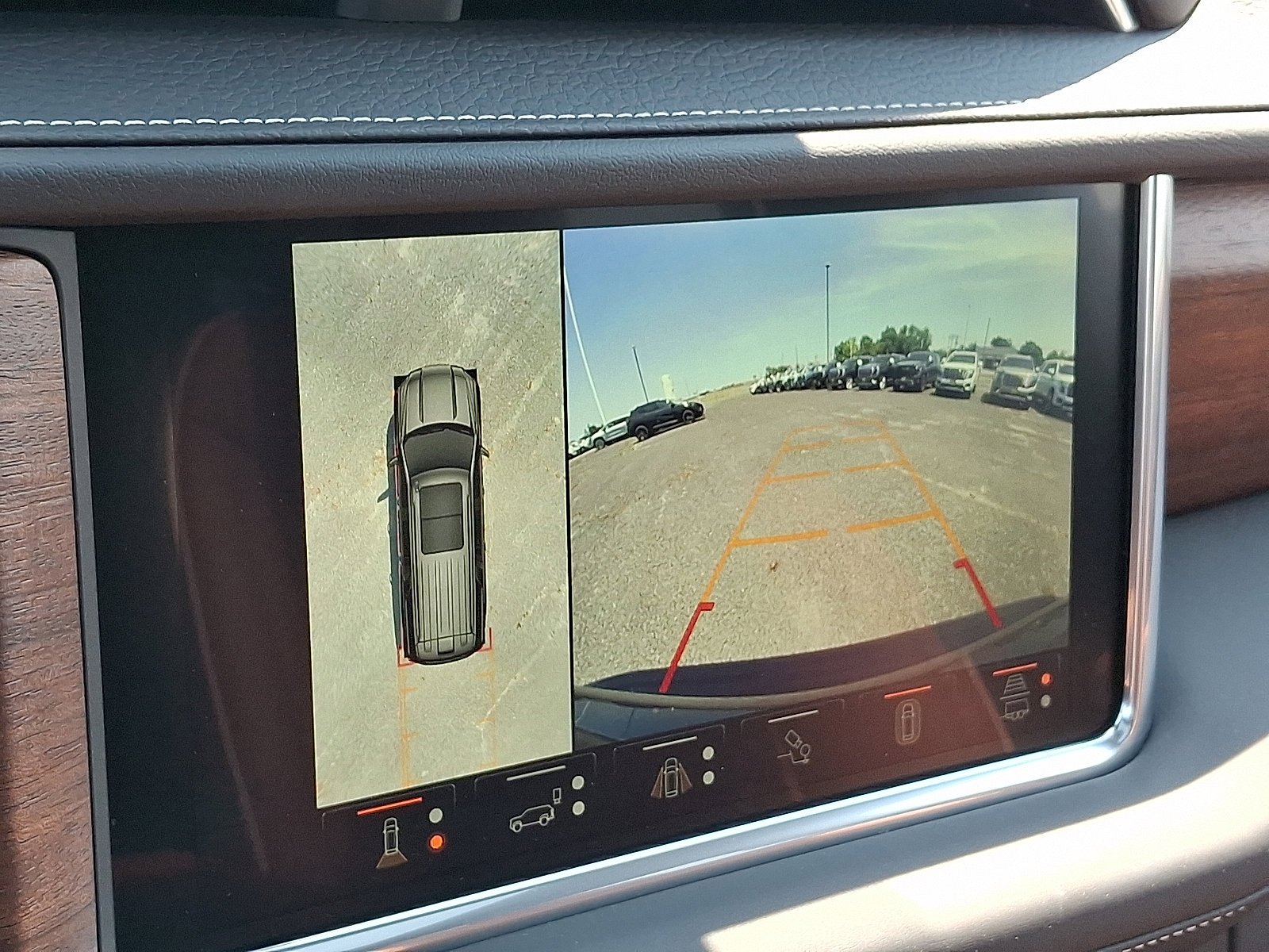 2024 GMC Yukon Denali Ultimate - Photo 22