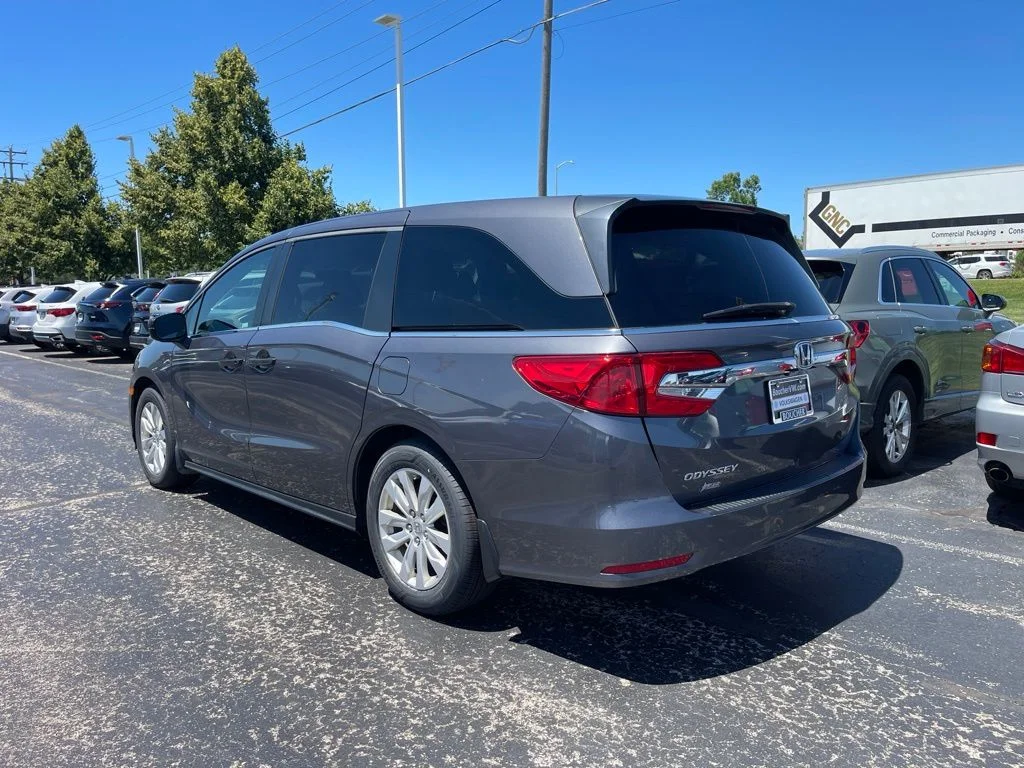 Used 2019 Honda Odyssey LX with VIN 5FNRL6H22KB023551 for sale in Racine, WI