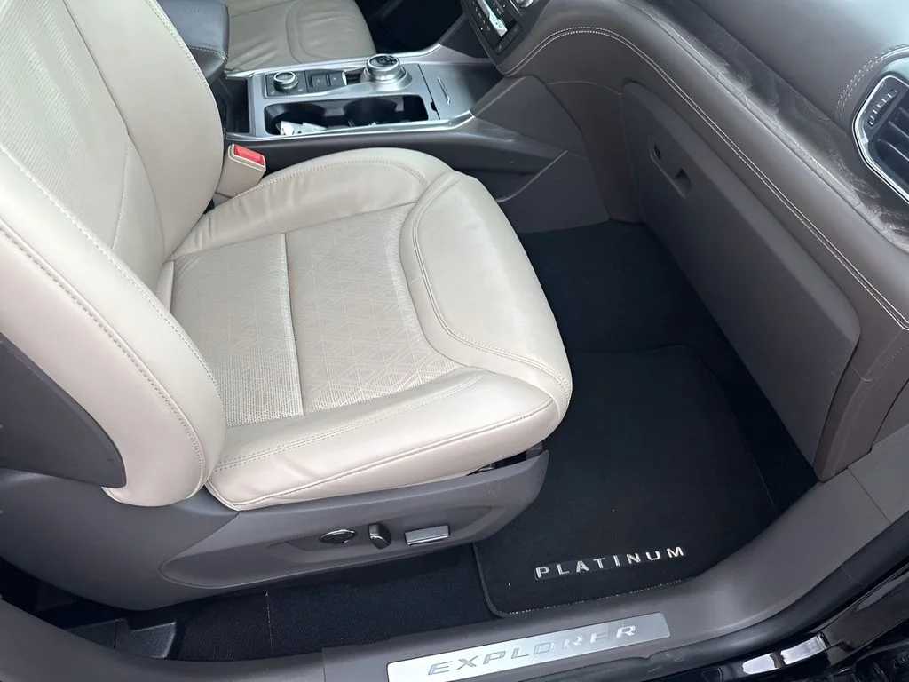 Used 2020 Black Ford Platinum image 16
