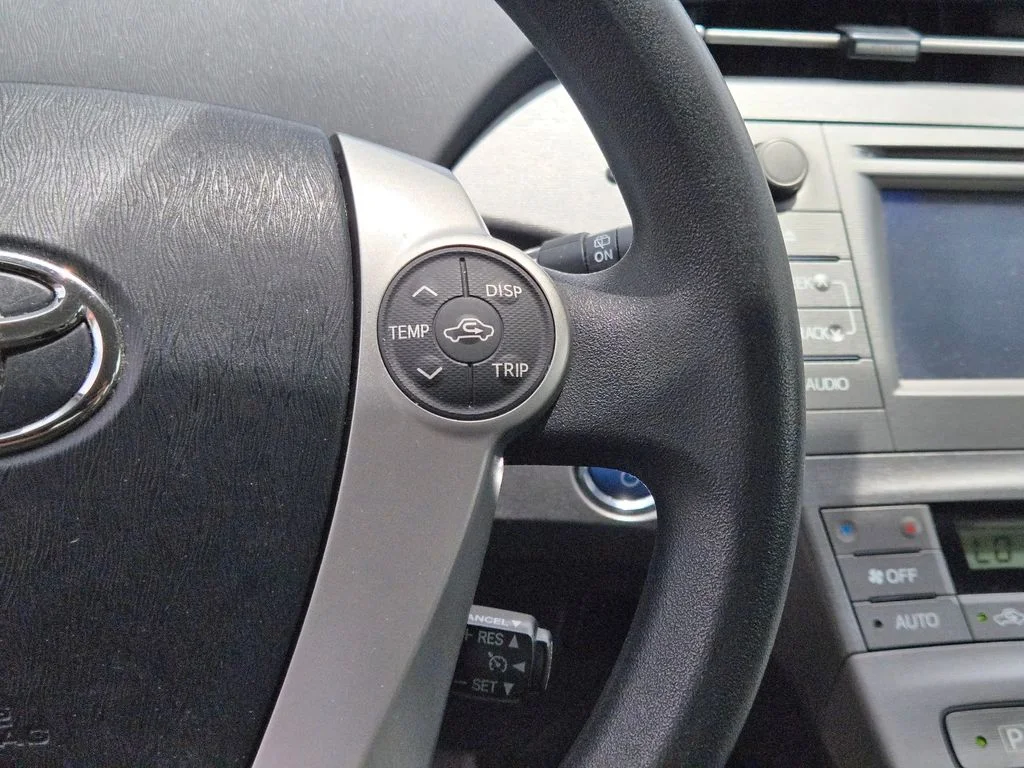 Used 2015 Silver Toyota Two image 27