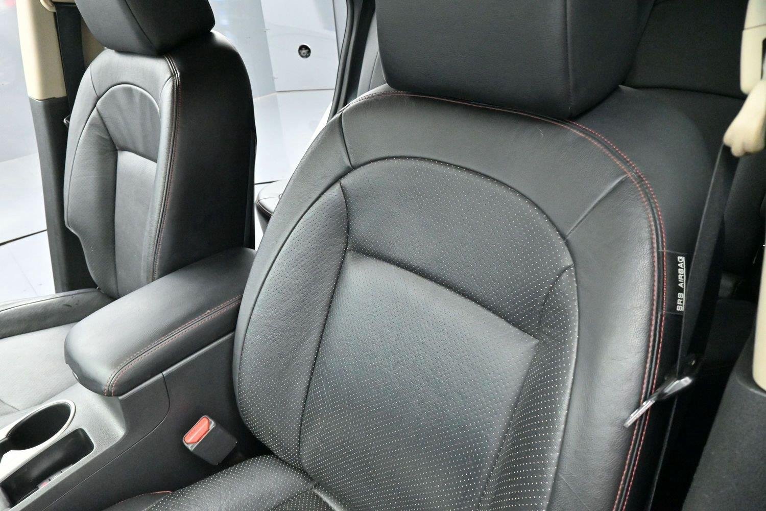Used 2013 Brilliant Silver Nissan SL image 14