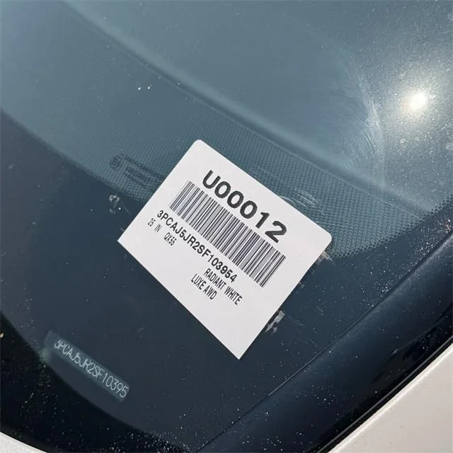 Used 2025 White INFINITI LUXE image 13