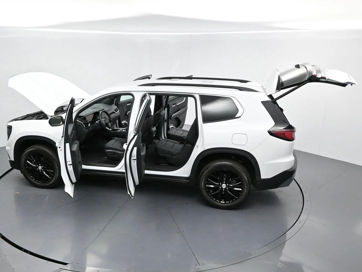 Used 2024 Summit White GMC FWD Elevation image 41