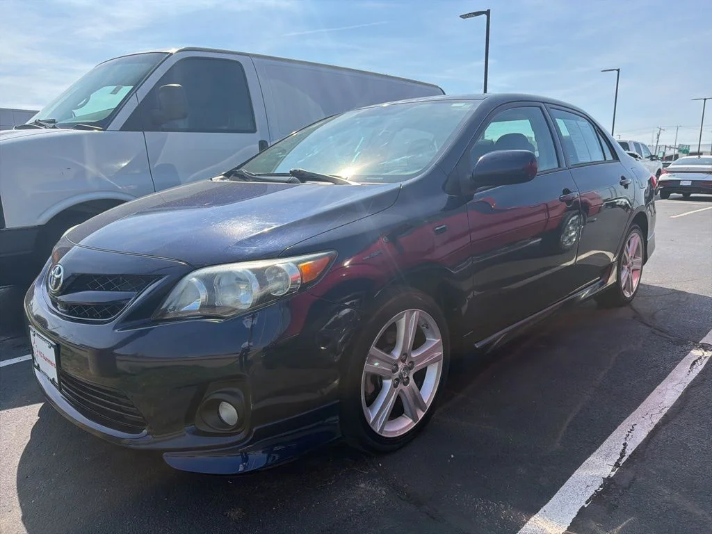 Used 2013 Nautical Blue Metallic Toyota S image 3