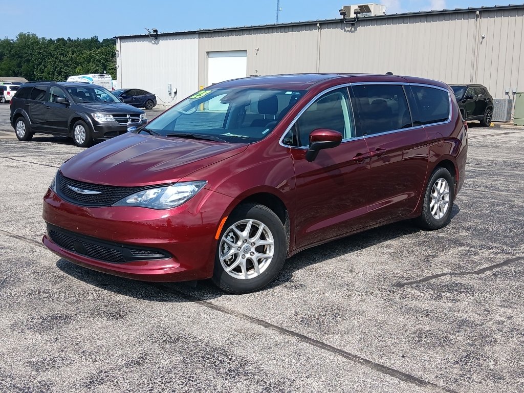 2023 Chrysler Voyager