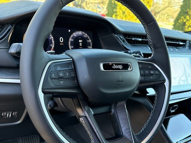 New 2026 Diamond Black Crystal Pearl-Coat Exterior Paint Jeep Limited Reserve image 17