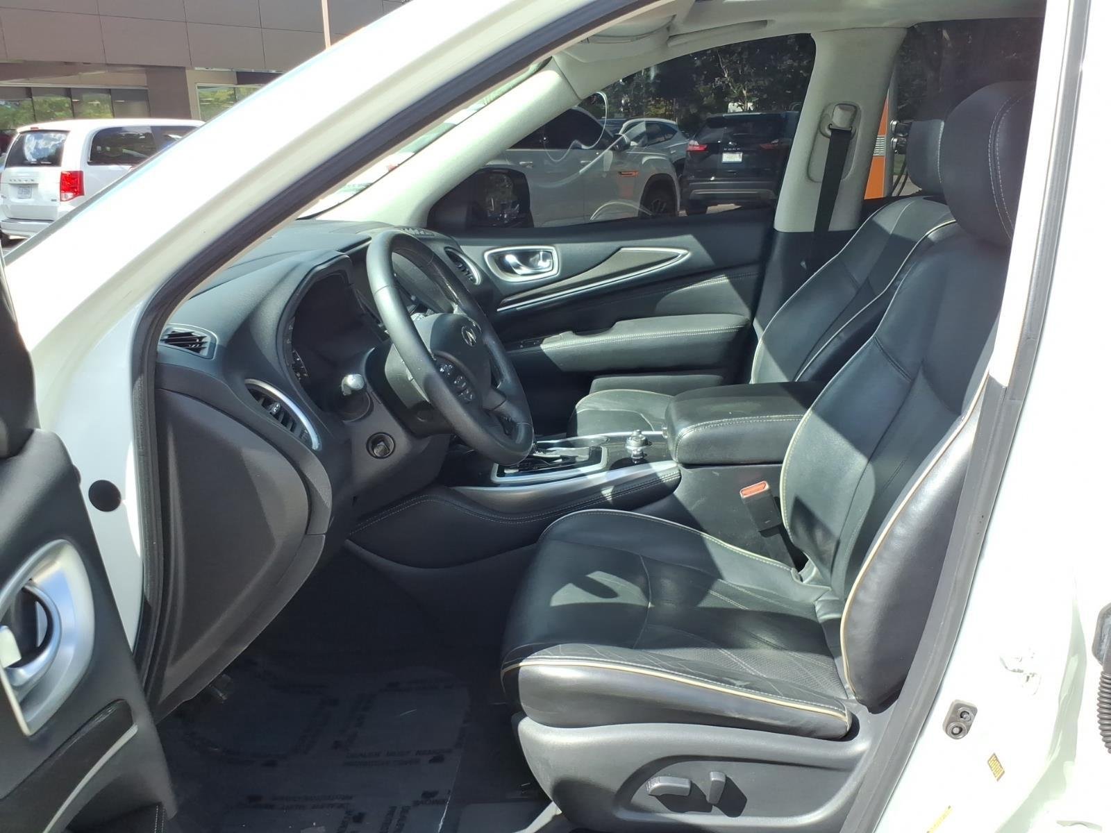 Used 2017 Majestic White INFINITI  image 12