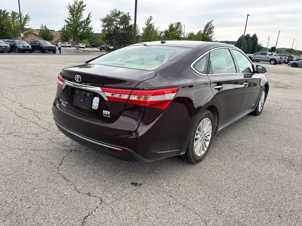 Used 2014  Toyota Limited image 16