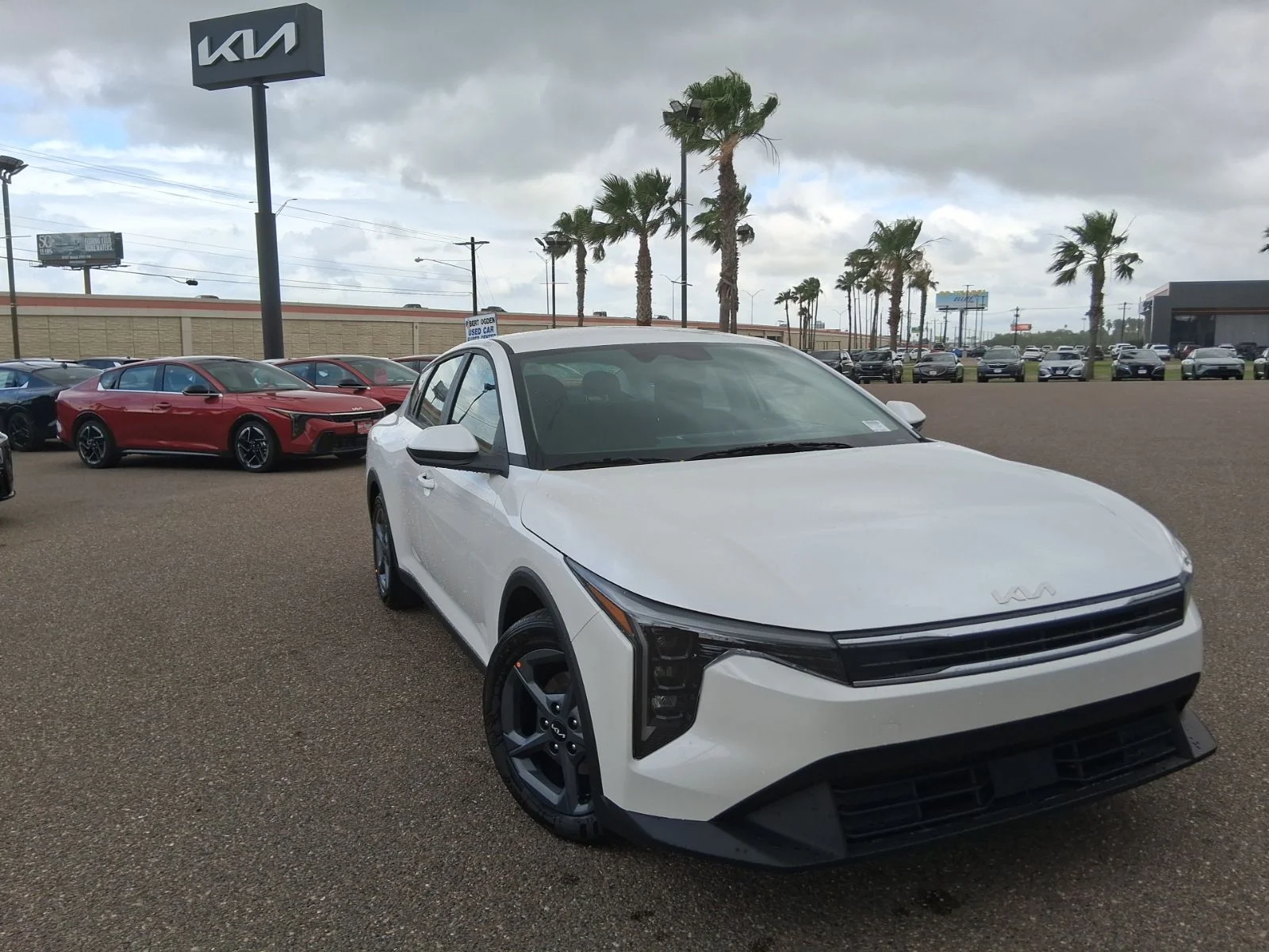 2026 Kia K4 LXS AT's photo