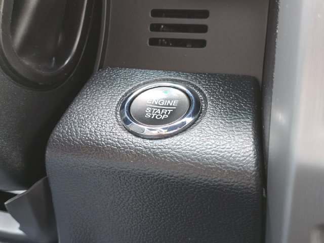 Used 2019 Race Red Ford Platinum image 38