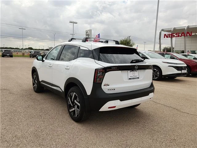 New 2027 QM1 Fresh Powd Nissan SV Front-Wheel Drive image 2