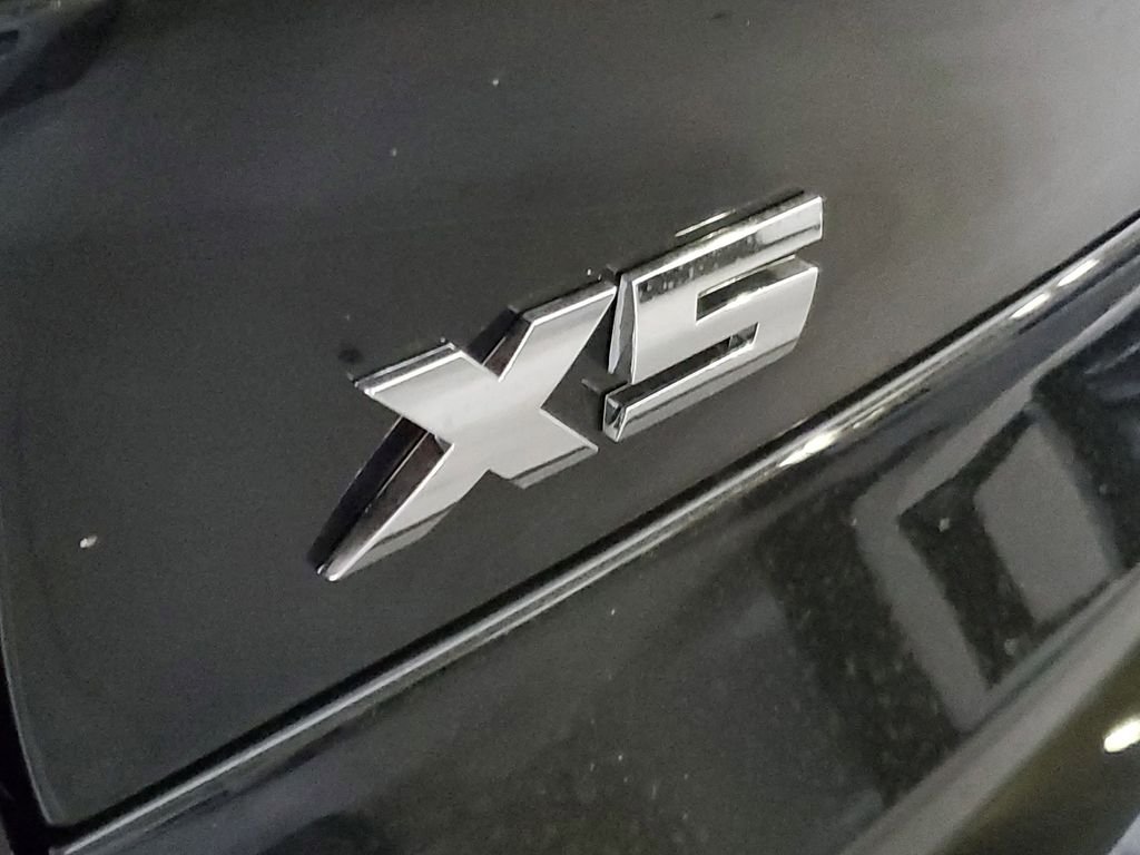 New 2026 Black Sapphire Metallic BMW M60i image 6