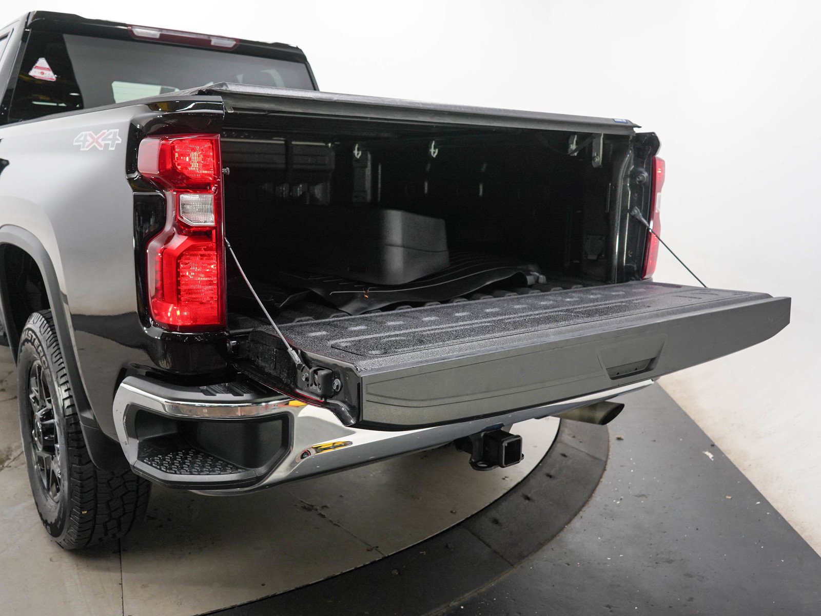 Used 2024 Black Chevrolet LT image 9