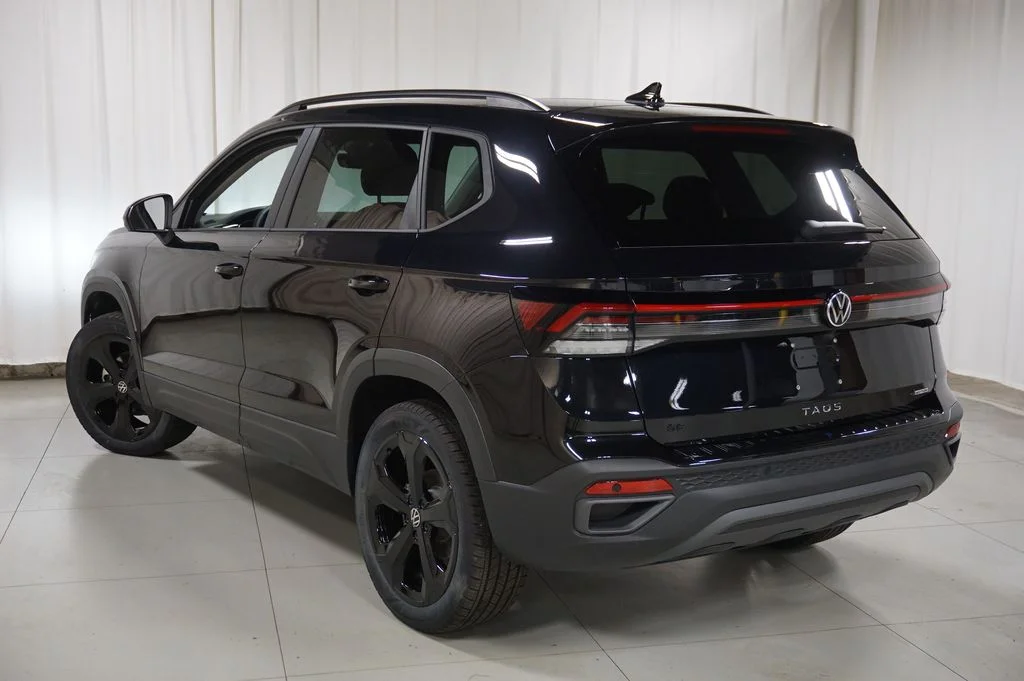 New 2026 Deep Black Volkswagen 1.5T SE Black image 7