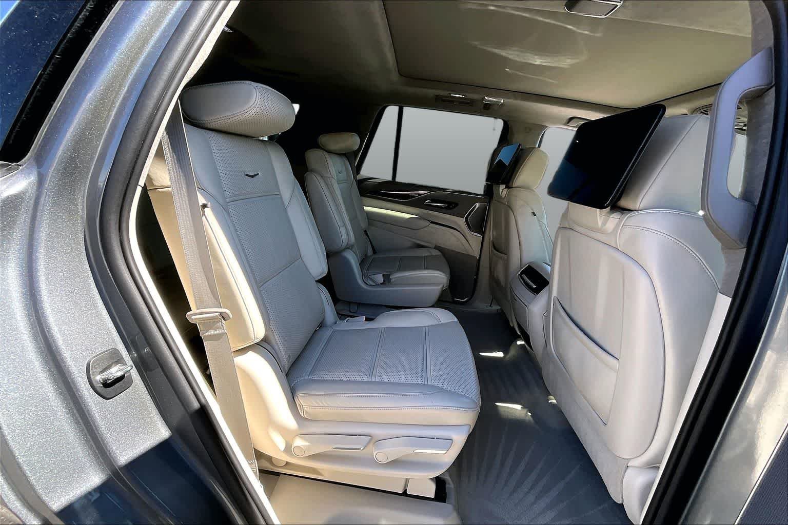 Used 2021 Satin Steel Metallic Cadillac Premium Luxury Platinum image 19