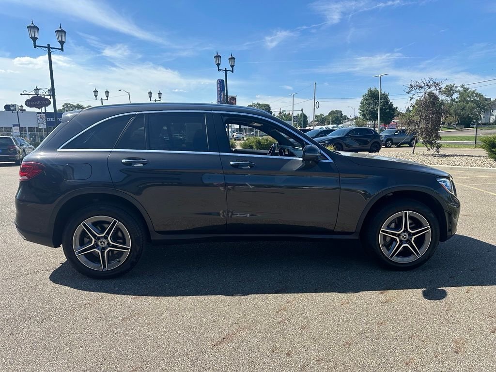 Used 2022 Gray Mercedes-Benz GLC 300 image 4