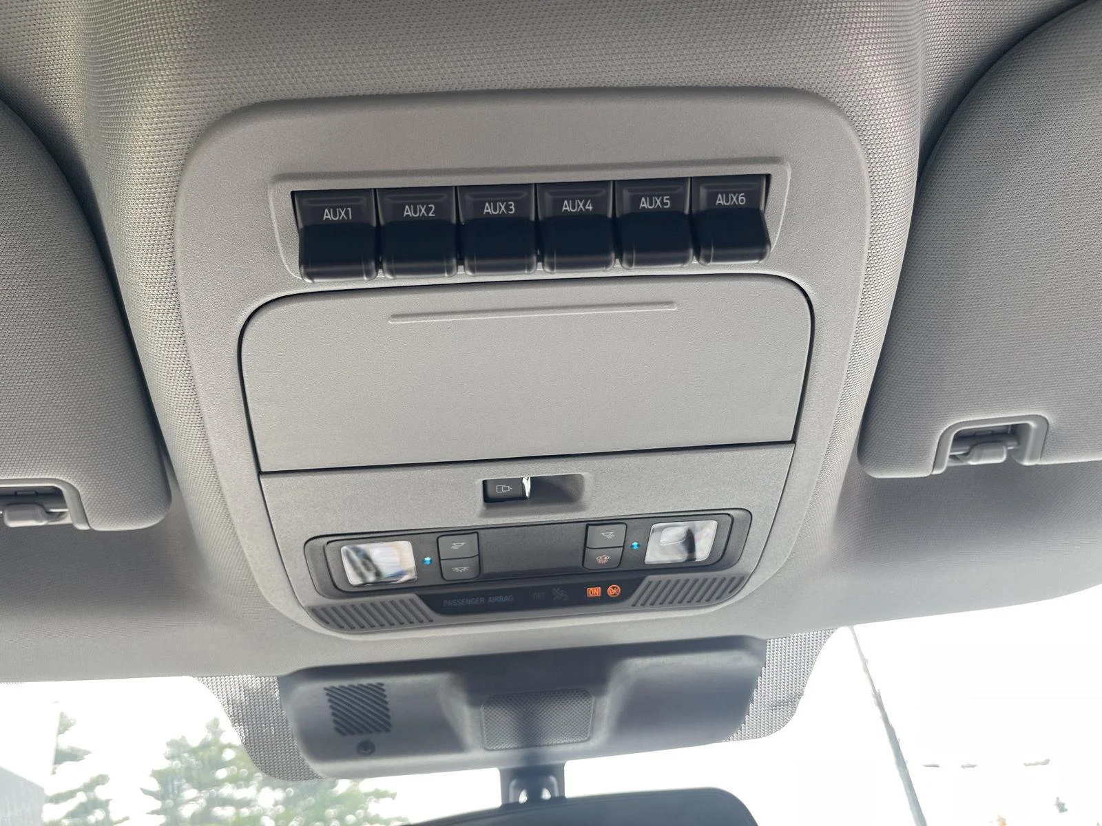 New 2026 Oxford White Ford XL image 28