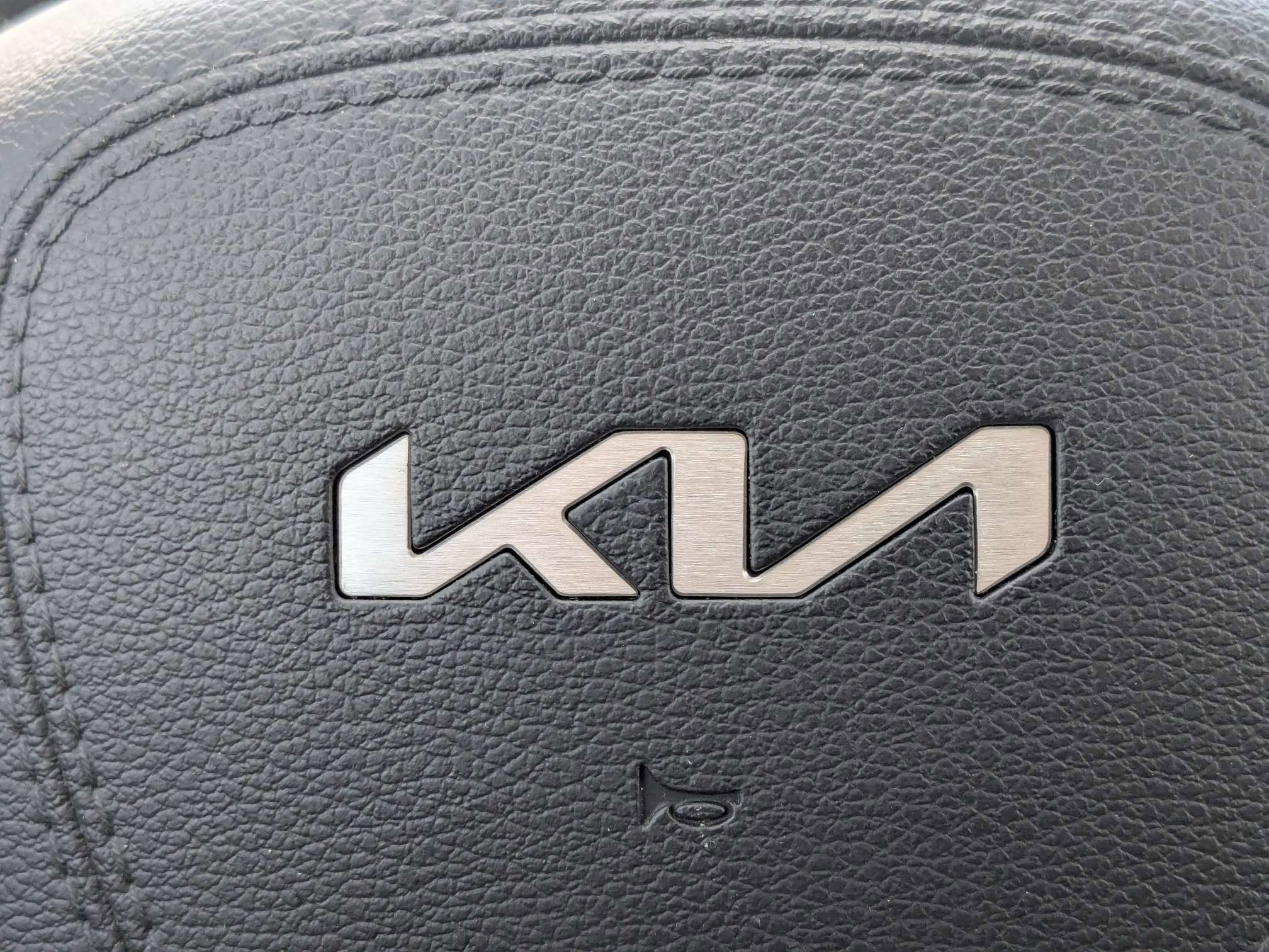 Used 2024 Glacial White Pearl Kia S image 36