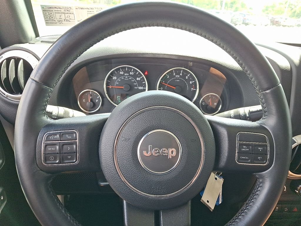Used 2017 White Jeep Unlimited Sahara image 18