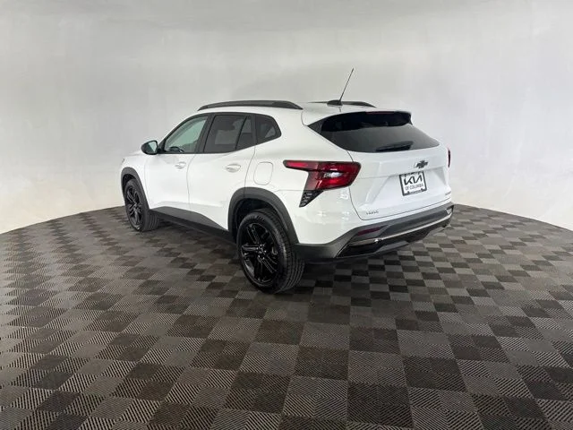 Used 2025 White Chevrolet ACTIV image 9
