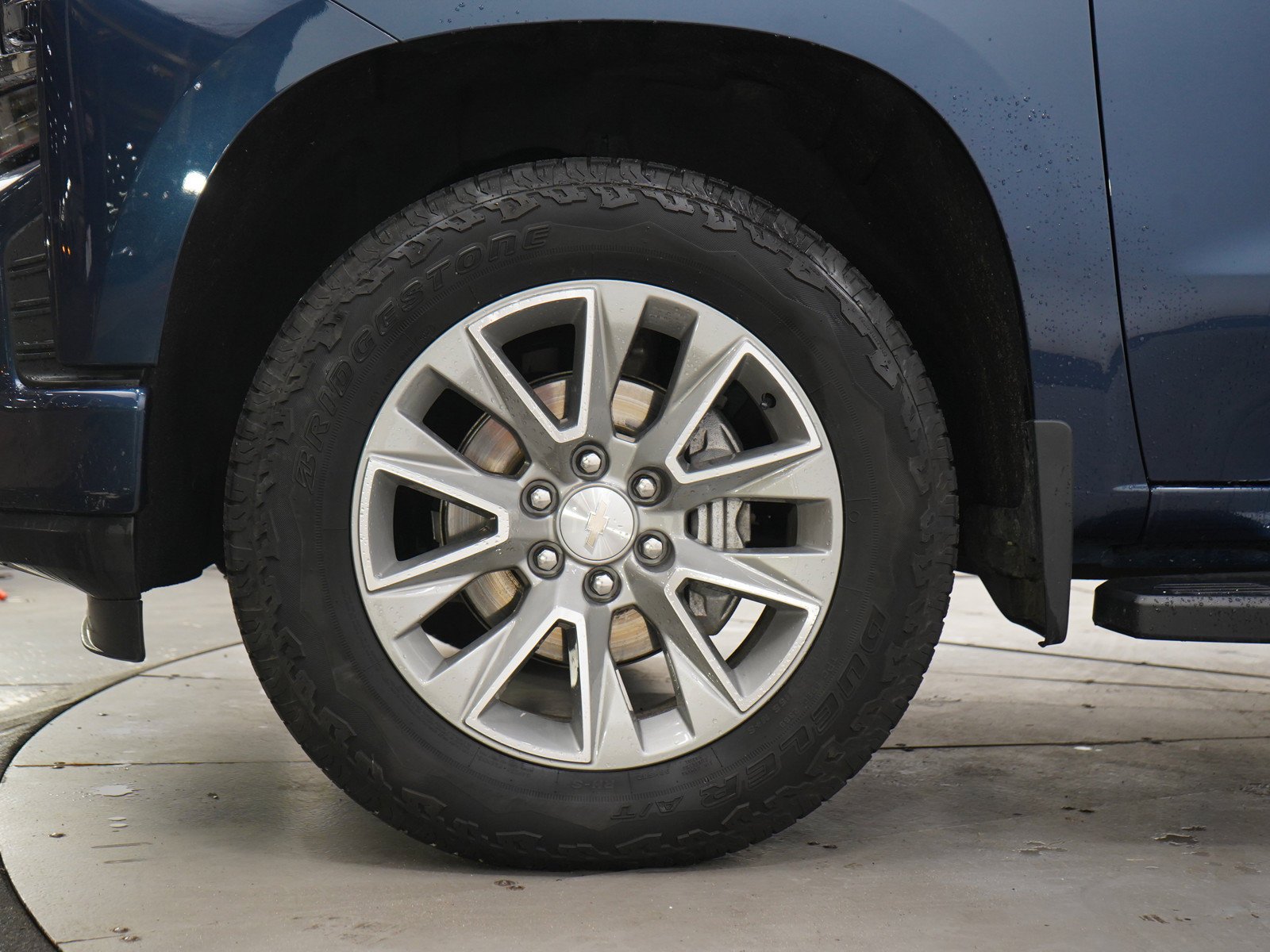 Used 2022 Northsky Blue Metallic Chevrolet High Country image 29
