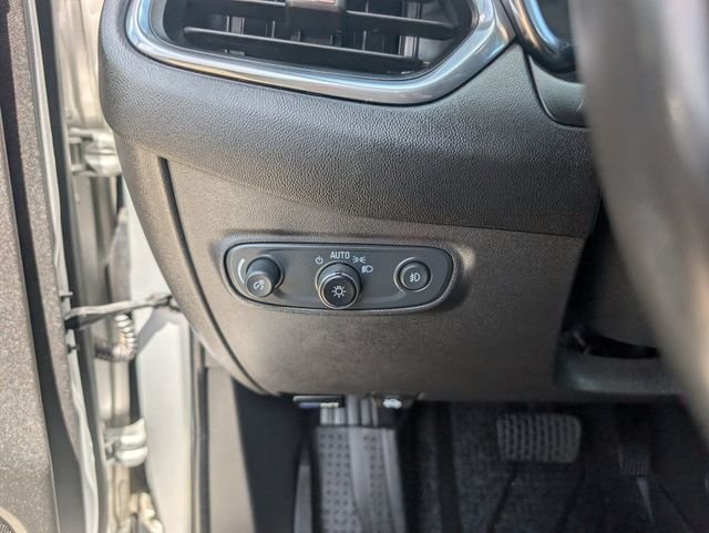 Used 2020 Silver Chevrolet Premier image 11
