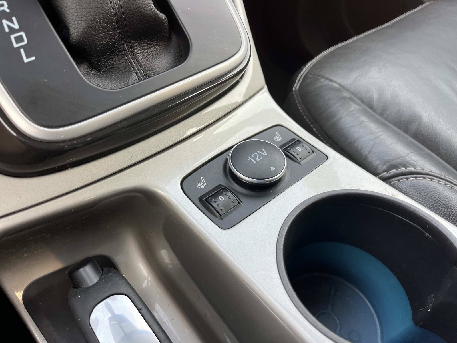 Used 2016 White Platinum Metallic Tri-Coat Ford SEL image 31