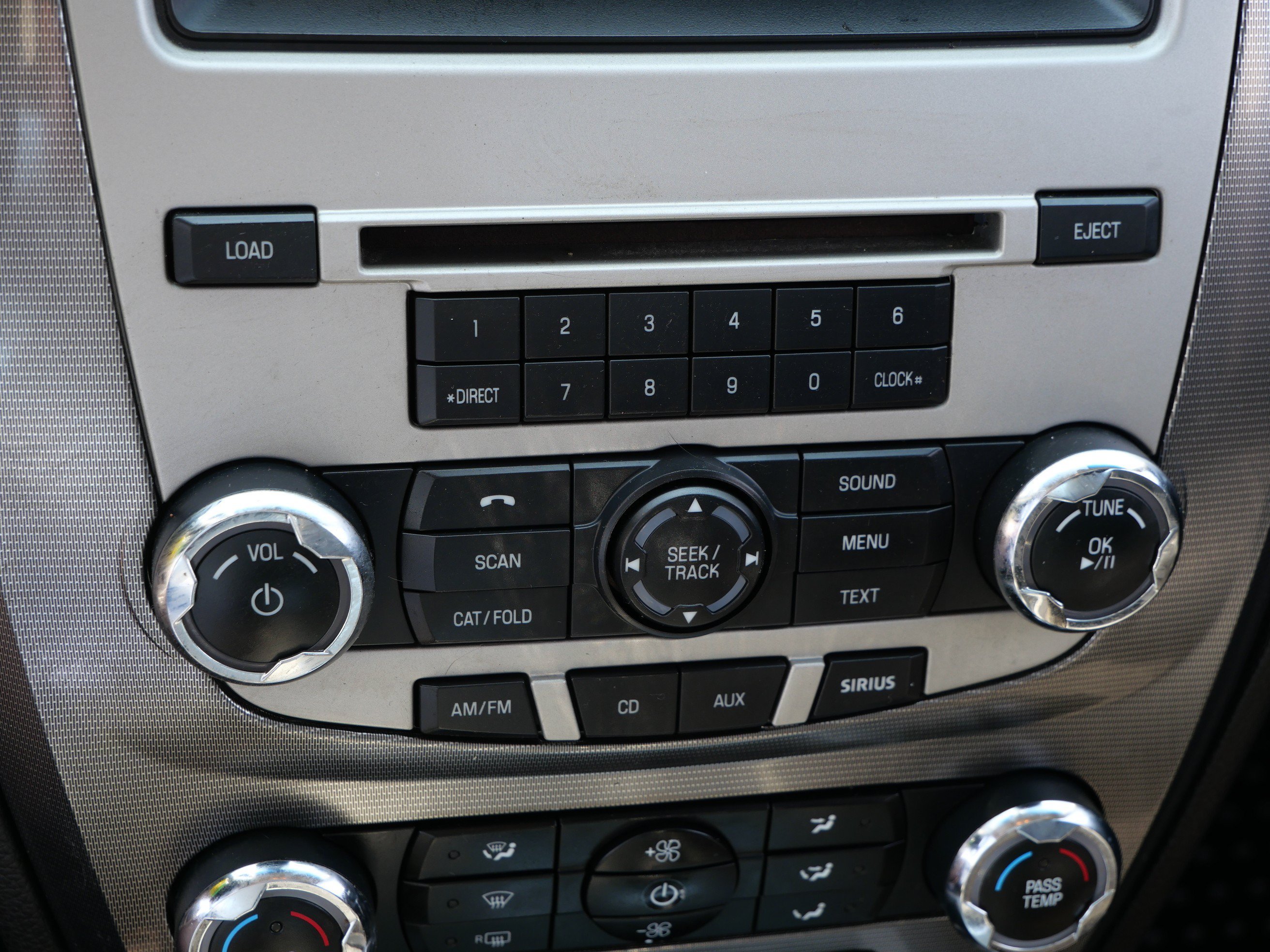 Used 2010 Gray Ford SEL image 23