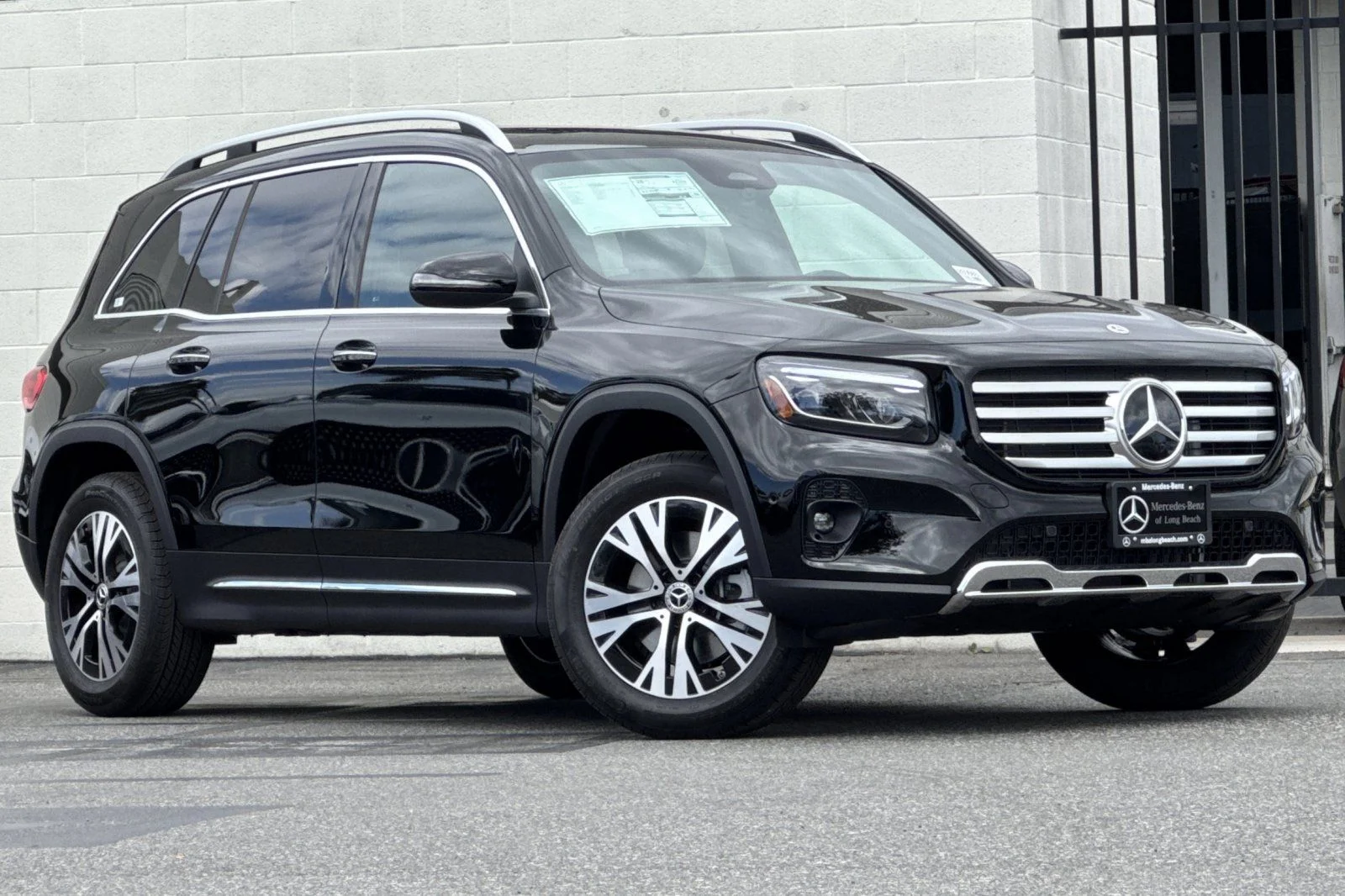 New 2026 Black Mercedes-Benz GLB 250 image 2