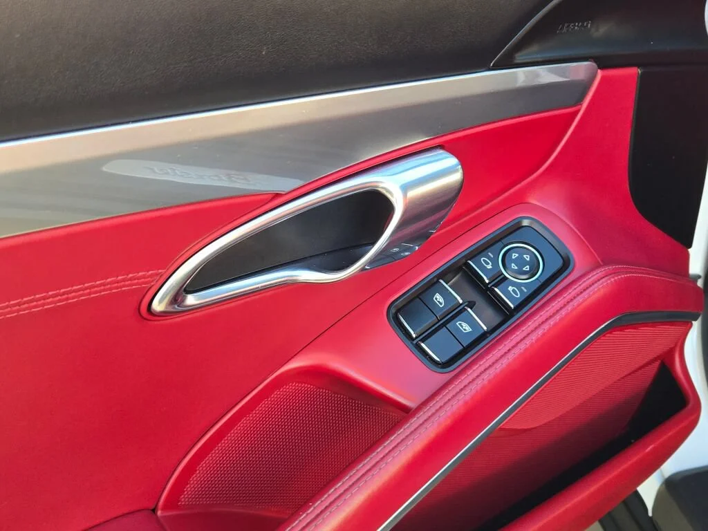 Used 2018 Black Porsche Base image 15