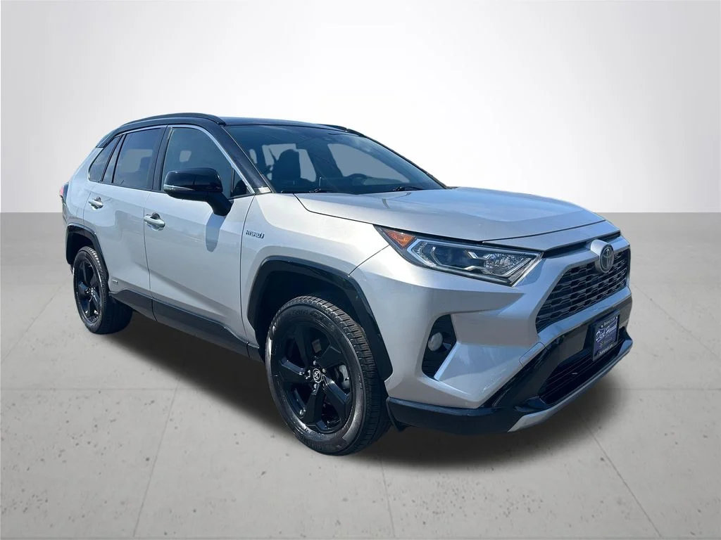 Used 2019 Silver Toyota XSE image 5