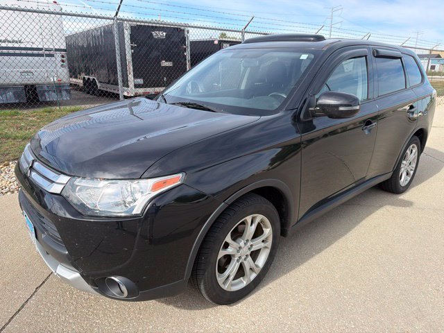 Used 2015 Mitsubishi Outlander SE with VIN JA4AZ3A37FZ000676 for sale in Bloomington, IL