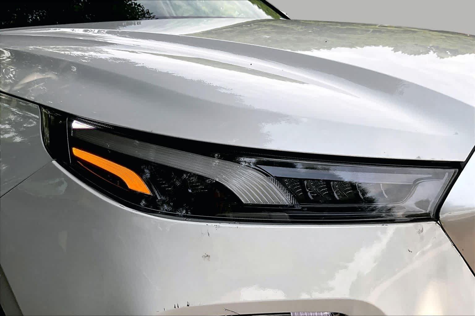 Used 2022 Hyper White Hyundai SEL image 28