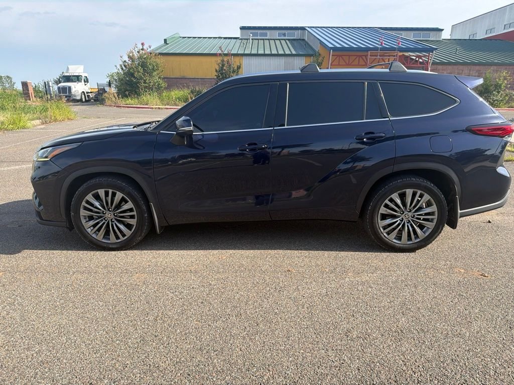 Used 2020 Blue Toyota Platinum image 3