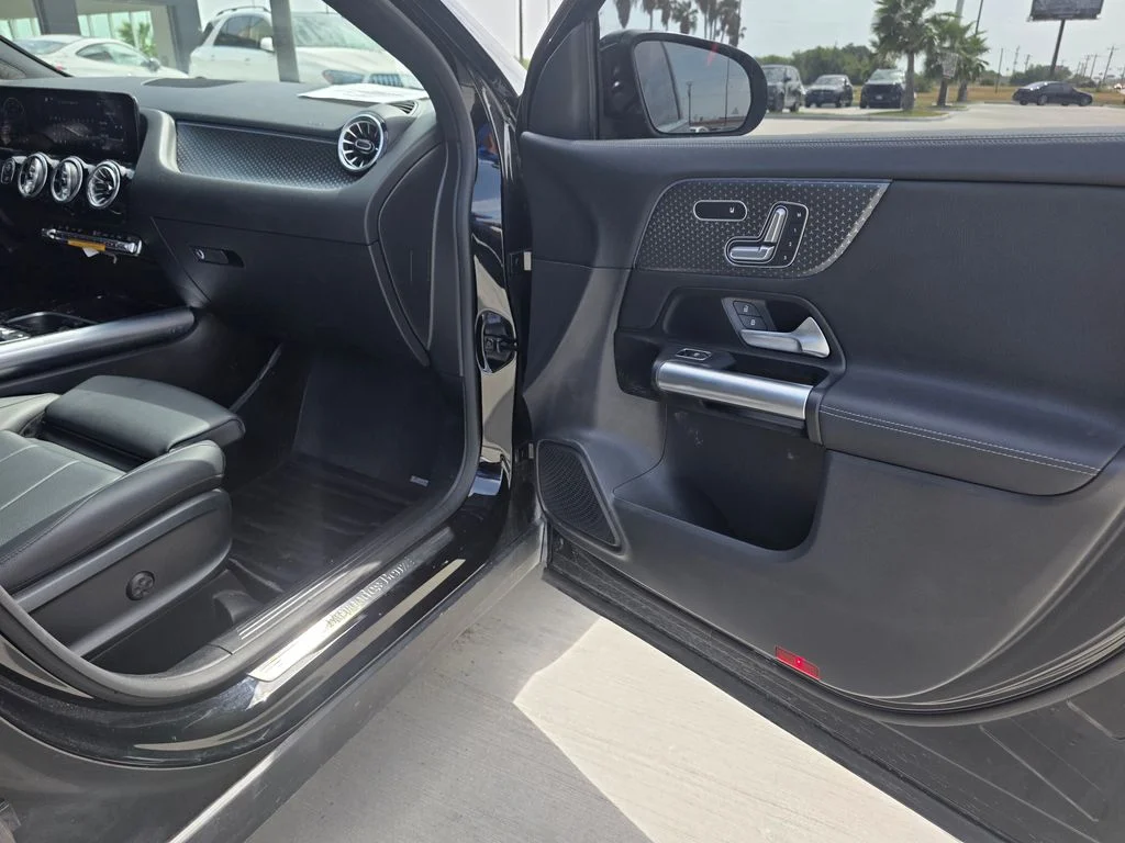 Certified Used 2024 Black Mercedes-Benz GLA 250 image 17
