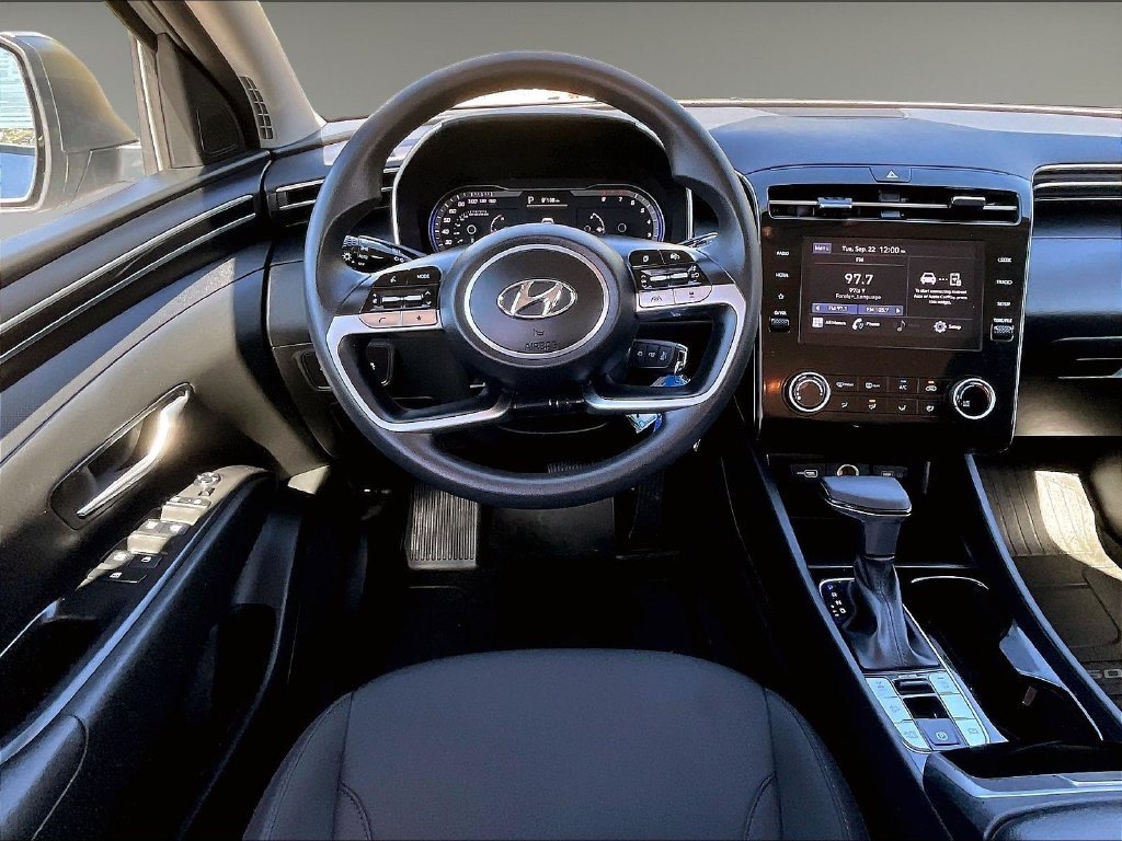 Used 2024 Silver Hyundai SE image 17