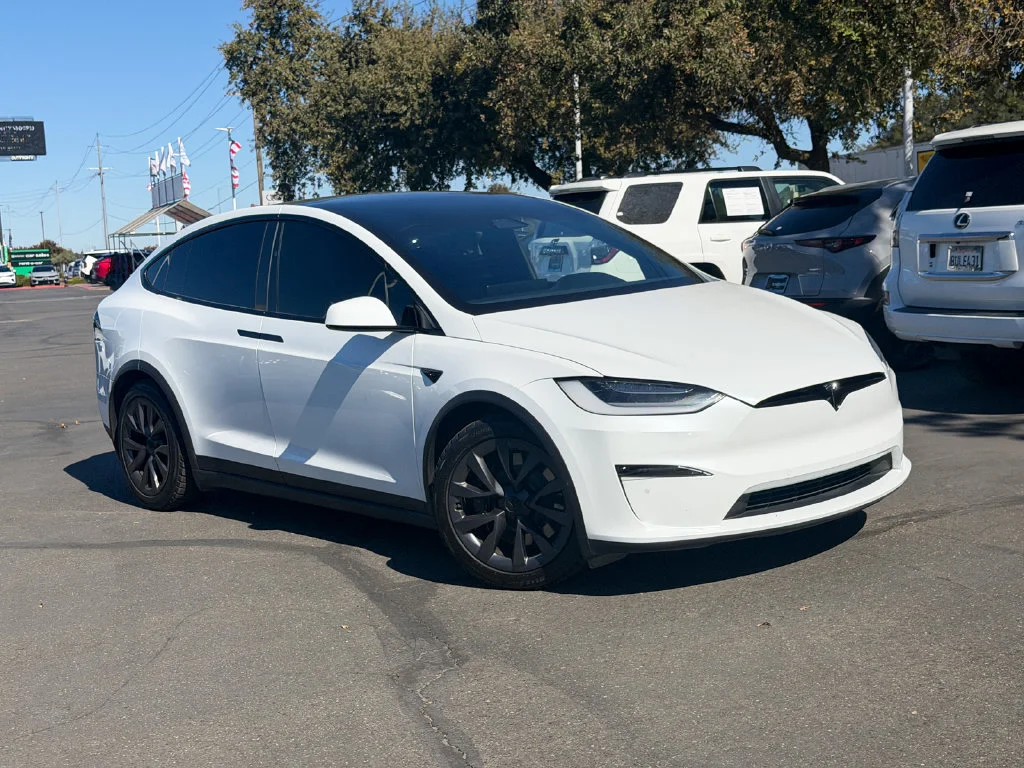 Used 2022 White Tesla Plaid image 2