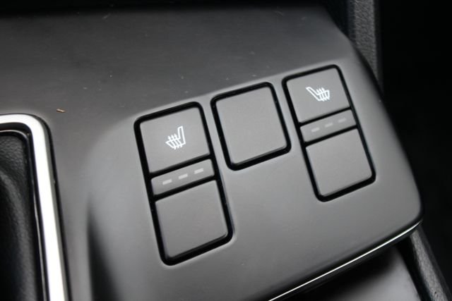 Used 2023 White Kia LX image 9