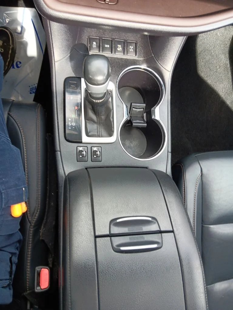 Used 2015 Attitude Black Metallic Toyota XLE V6 image 24