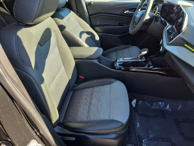 Used 2025 Black Chevrolet LT image 32