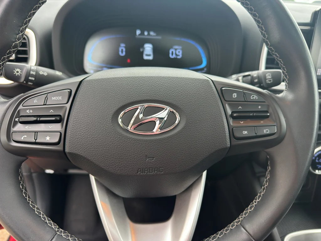 Used 2025 Ultimate Red Hyundai SEL image 13