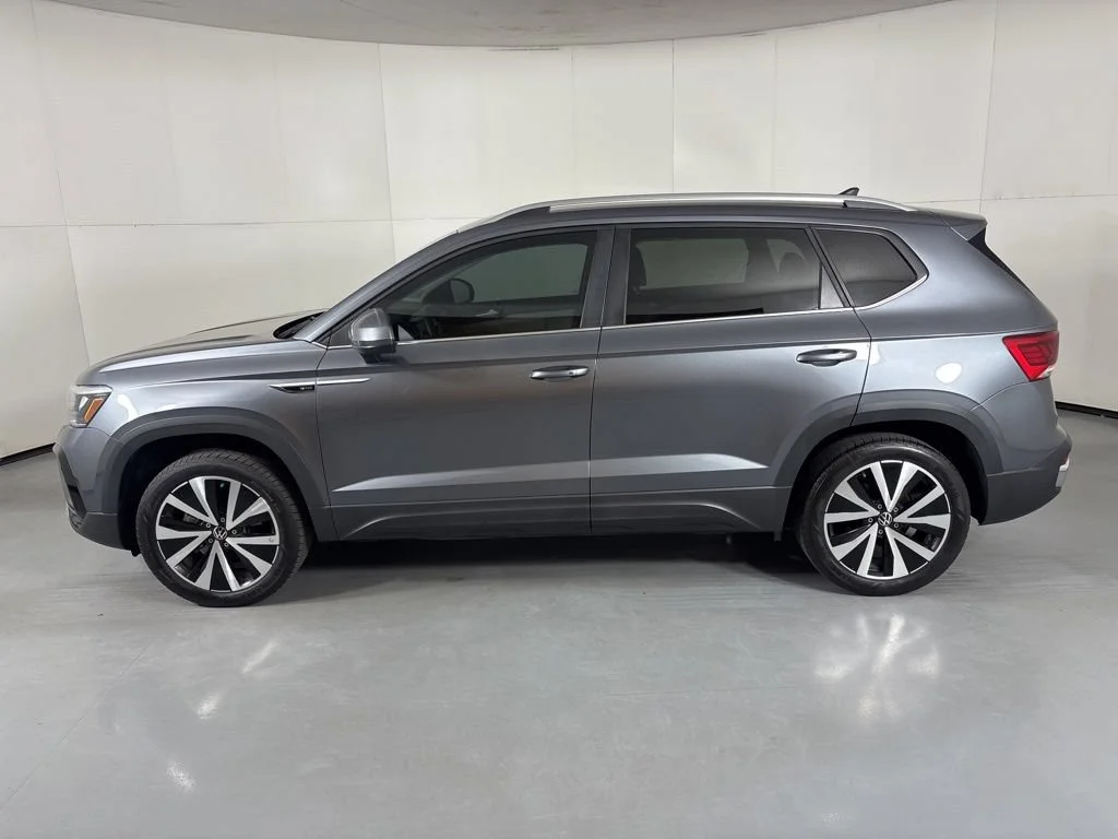 Used 2024 Gray Volkswagen 1.5T SE image 5