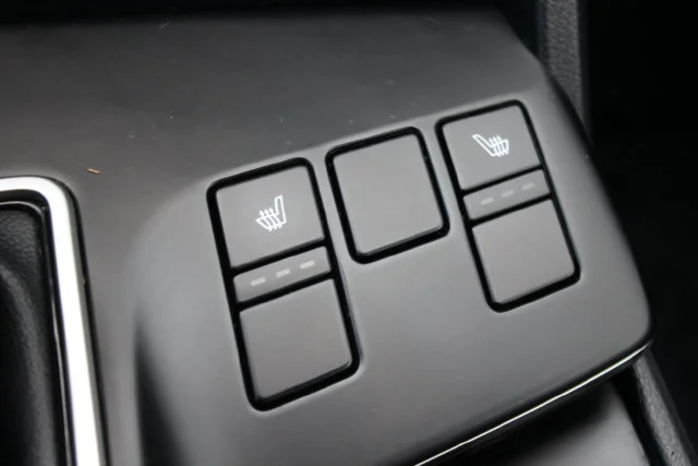 Used 2023 White Kia LX image 9