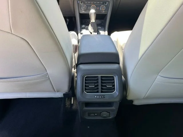 Used 2018 Gray Volkswagen 2.0T SEL Premium image 17