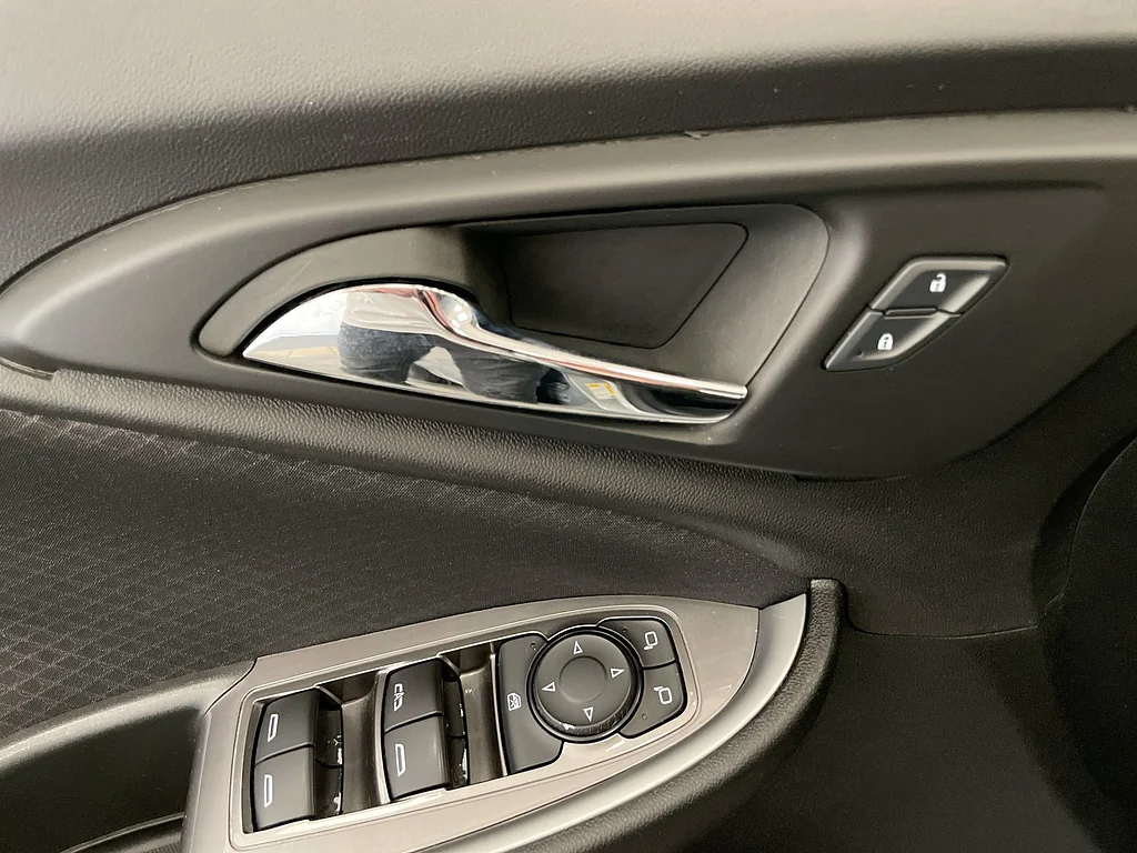 Used 2024 GRAY Chevrolet LT image 23