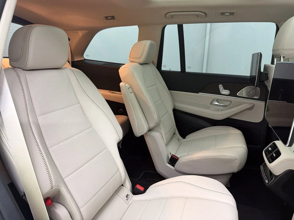 New 2027 White Mercedes-Benz GLS 450 image 31
