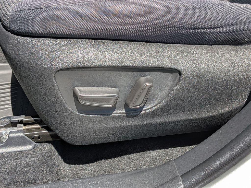 Used 2022 Beige Toyota L image 17