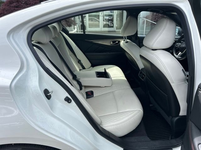 Used 2019 White INFINITI Red Sport 400 image 12