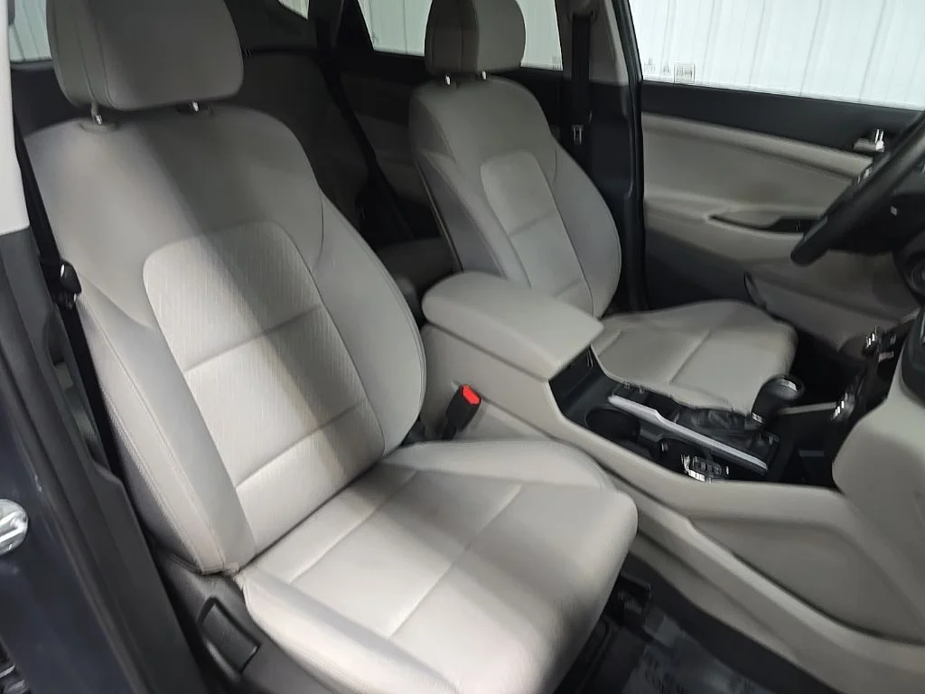Used 2018 Gray Hyundai SE image 14